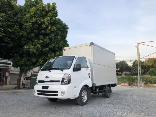 Dịch vụ thay Kính chắn gió xe tải KIA 1 tấn tận nơi